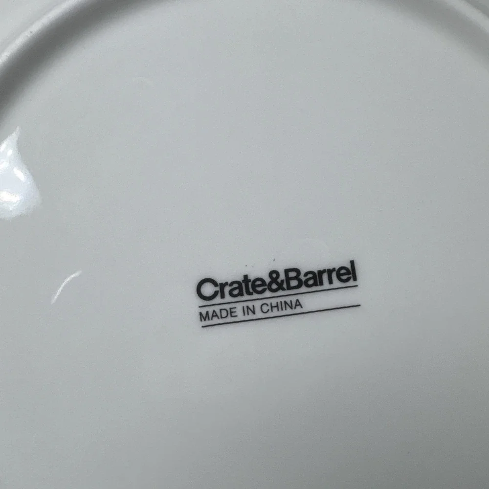 Crate & Barrel Holiday Salad Dessert Plates Set Of 4 With Holly And Acorns